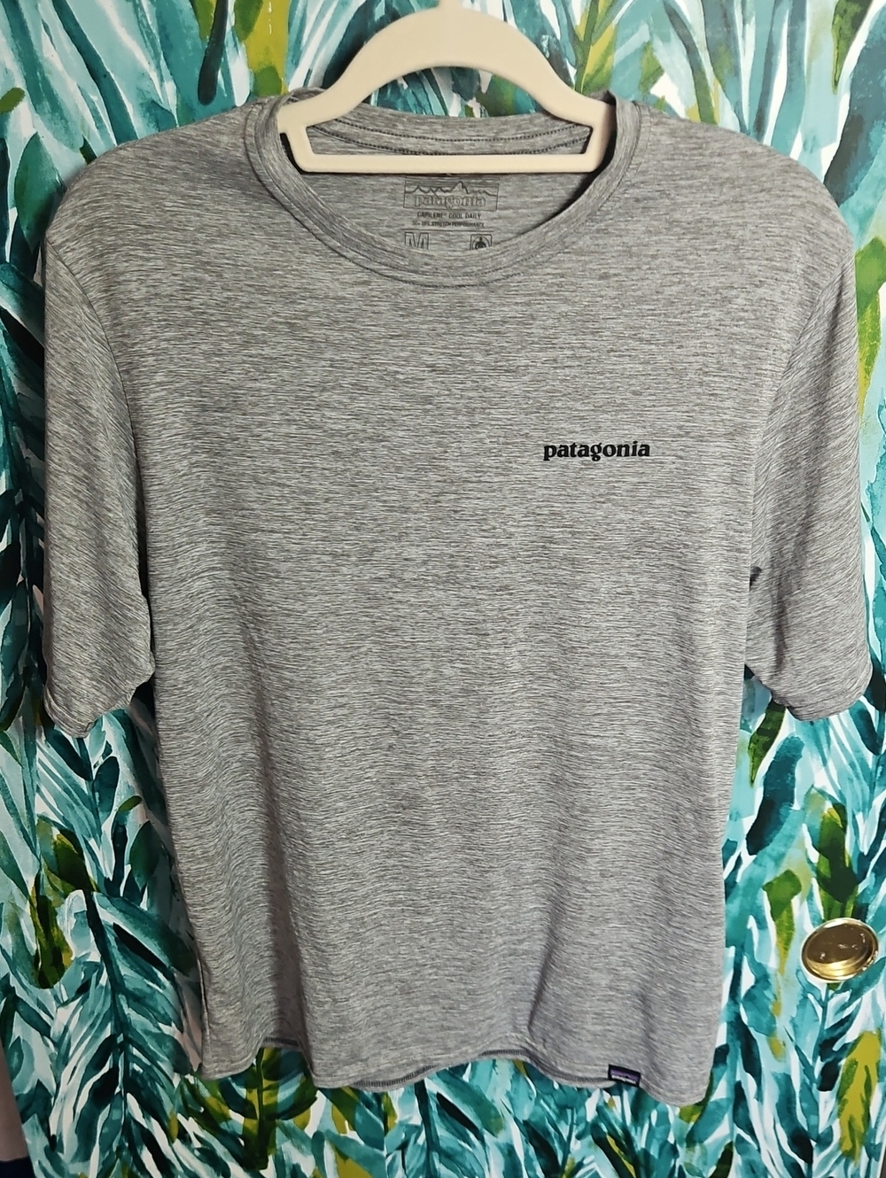 Patagonia Capilene Cool Daily Men’s UPF 50 Gray Short Sleeve Tee - Size M